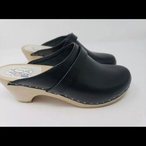 Maguba wooden clogs size 37